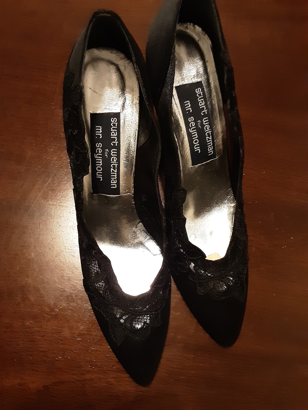 Stuart Weitzman Black Lace Pointed Pumps with Scalloped Trim Size 9